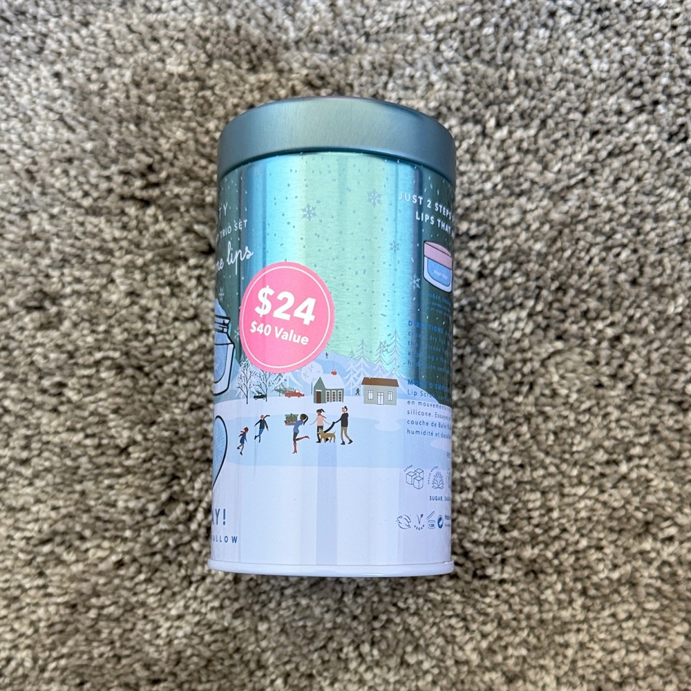 Snow Day! Lip treatment - Picture 2 of 3